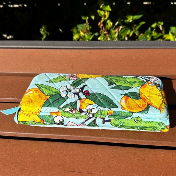 Vera Bradley Lemon Grove All-in-One Wristlet/Wallet/Crossbody Bag - Picture 6 of 8